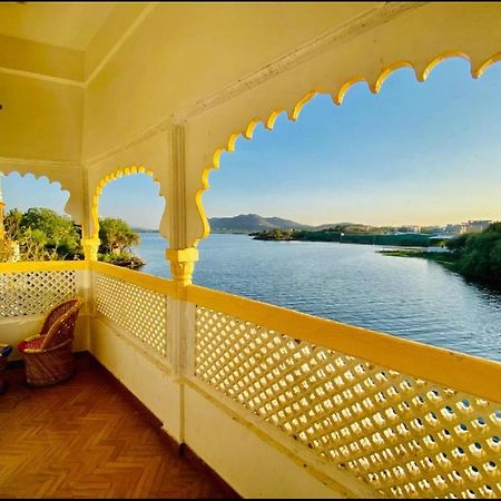 Vallabhgarh A Lake Facing Balcony Udaipur Exterior foto