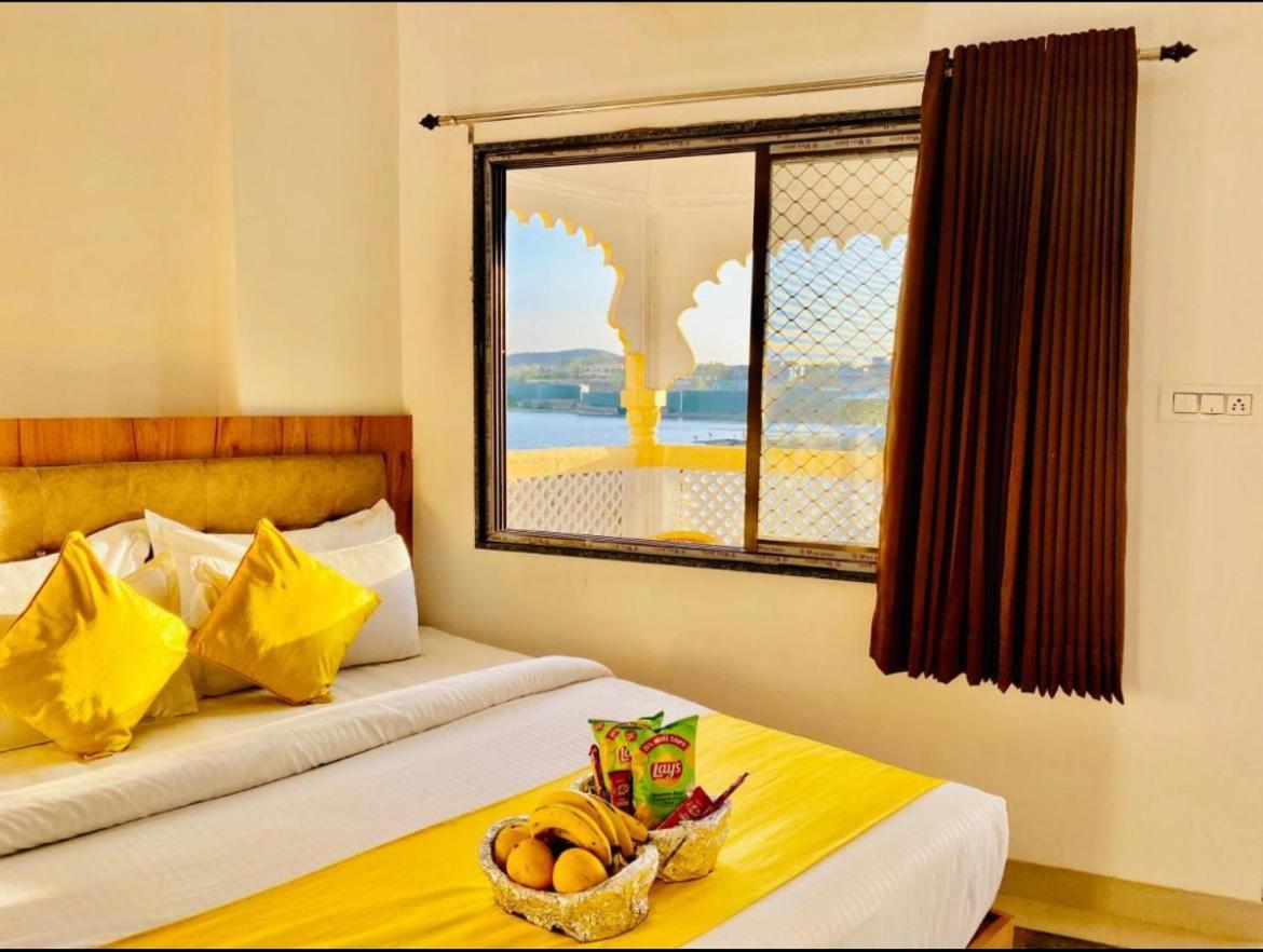 Vallabhgarh A Lake Facing Balcony Udaipur Exterior foto