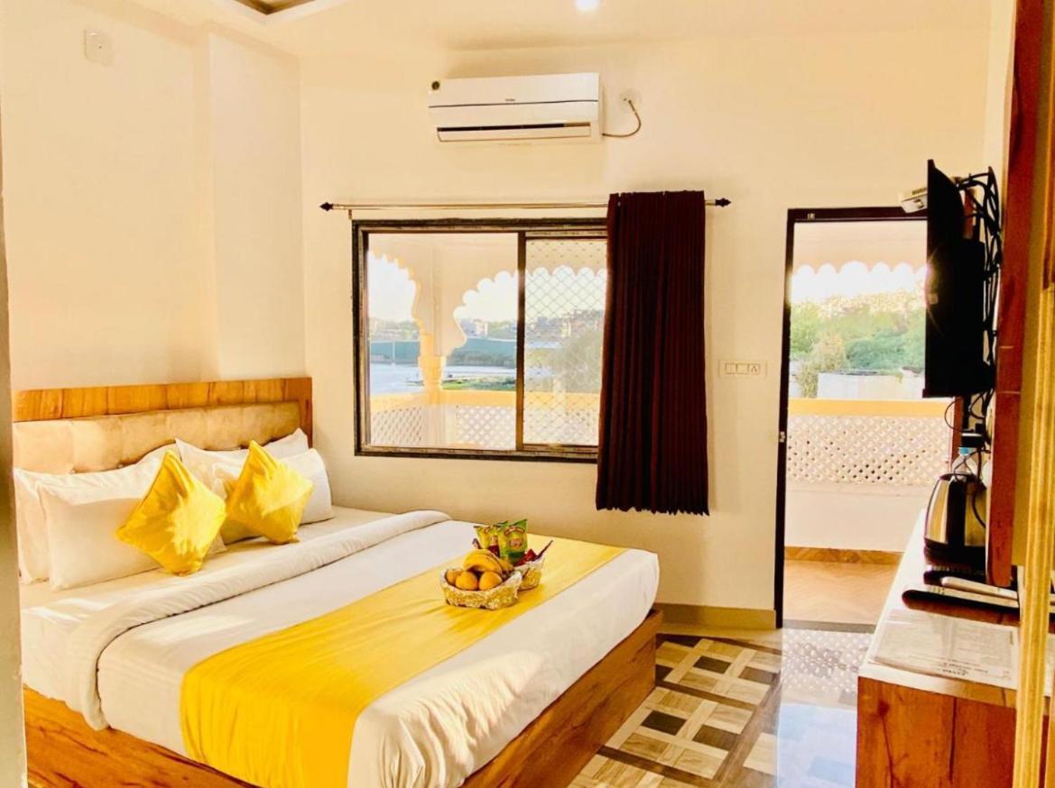Vallabhgarh A Lake Facing Balcony Udaipur Exterior foto